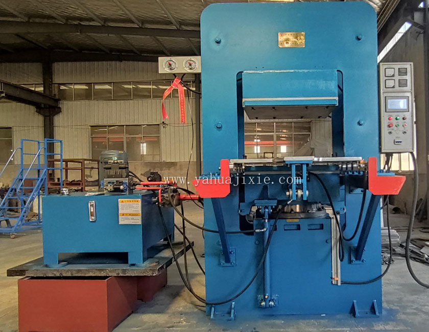 315TPLC控制自動硫化機帶自動推拉模裝置